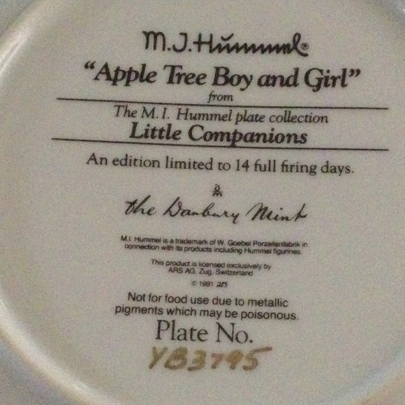 M.I. Hummel 8” Decorative Plate “Apple Tree Boy and Girl” - Picture 3 of 10